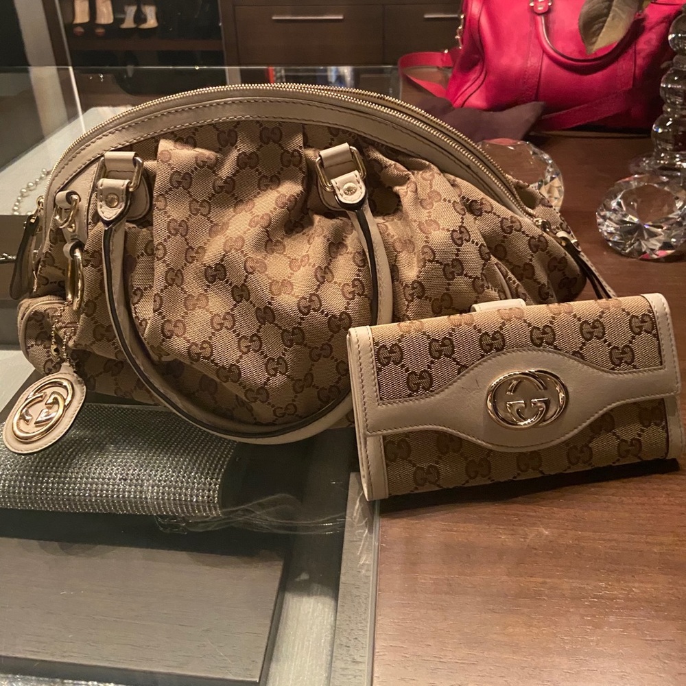 Gucci bag and wallet